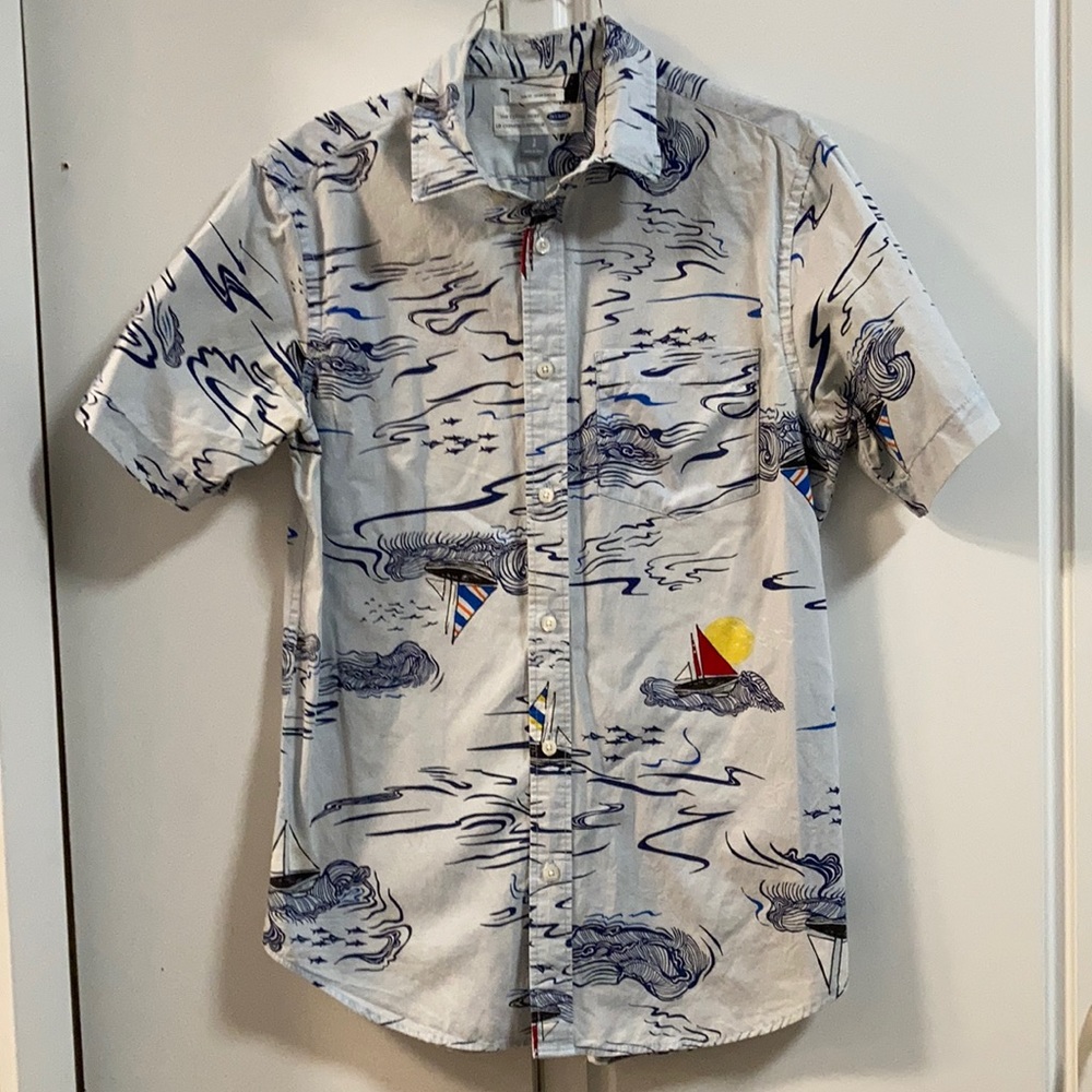 Old Navy shirt Men’s small p sailboat beach ocean short sleeve blue red white - Picture 1 of 7